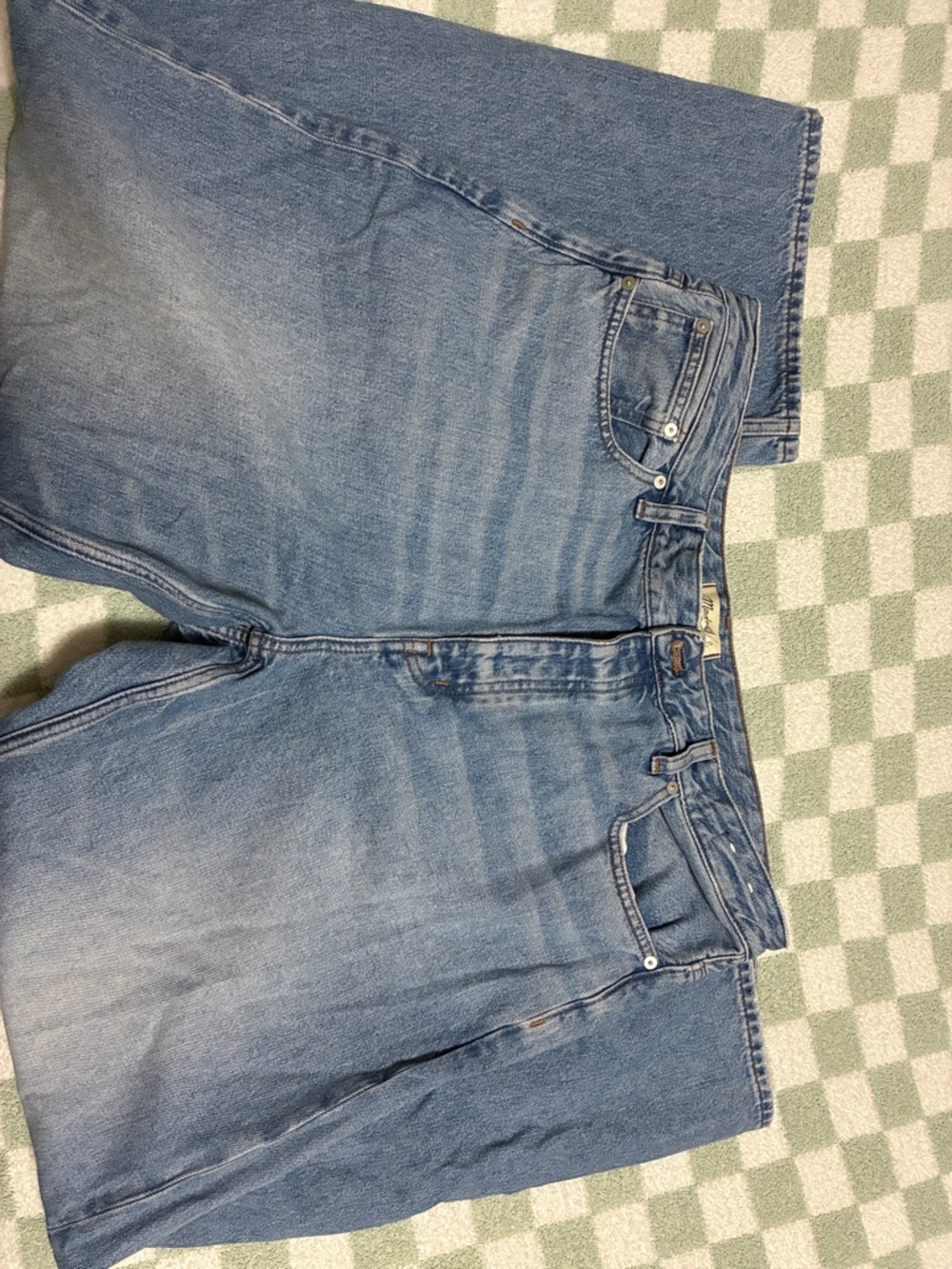 Madewell The Curvy Darted Barrel-Leg Jean